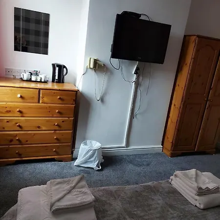 Ambrose Han/Misafirhane