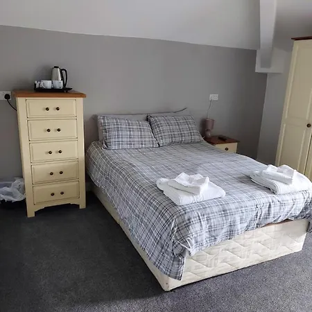 Ambrose 3* 배로우인퍼니스