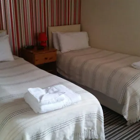 Han/Misafirhane Ambrose